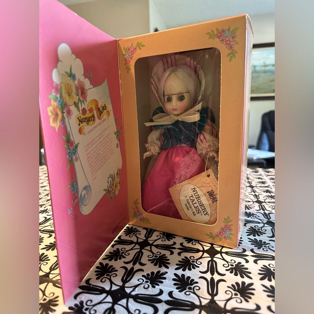 Vintage 1983 Ideal Nursery Tales Mother Hubbard NWT 8" Inch Collectible Doll MIB